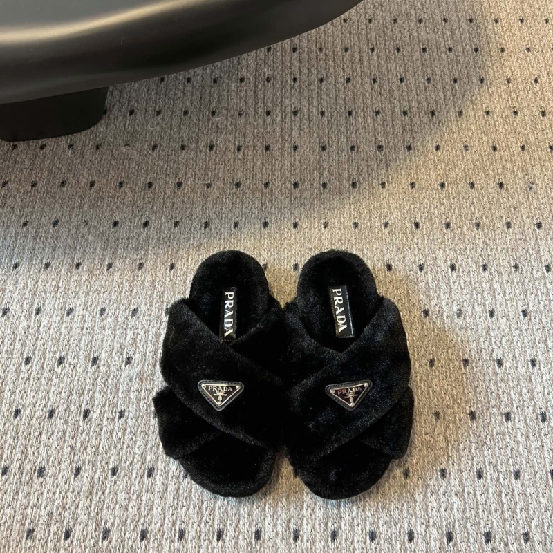 Pra*a slippers